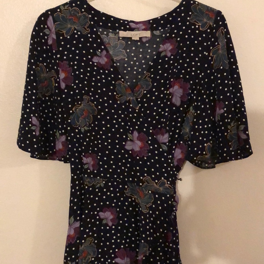 LOFT Wrap Top Size Small